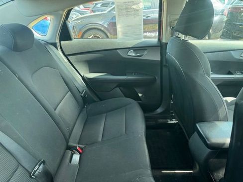 Certified 2021 Kia Forte LXS FWD image 3