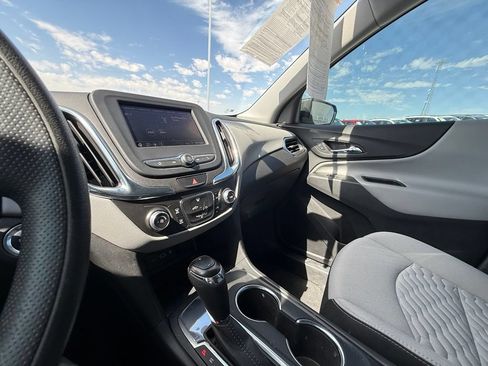 Used 2021 Chevrolet Equinox LS FWD image 14