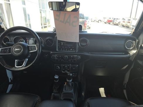 Used 2021 Jeep Gladiator Overland AWD/4WD image 7