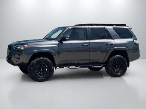 Used 2018 Toyota 4Runner TRD Off-Road Premium AWD/4WD image 8
