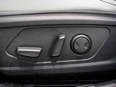 Used 2025 Hyundai Elantra Limited w/ Cargo Package FWD image 7
