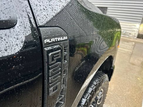 Used 2025 Ford F250 Platinum AWD/4WD image 4