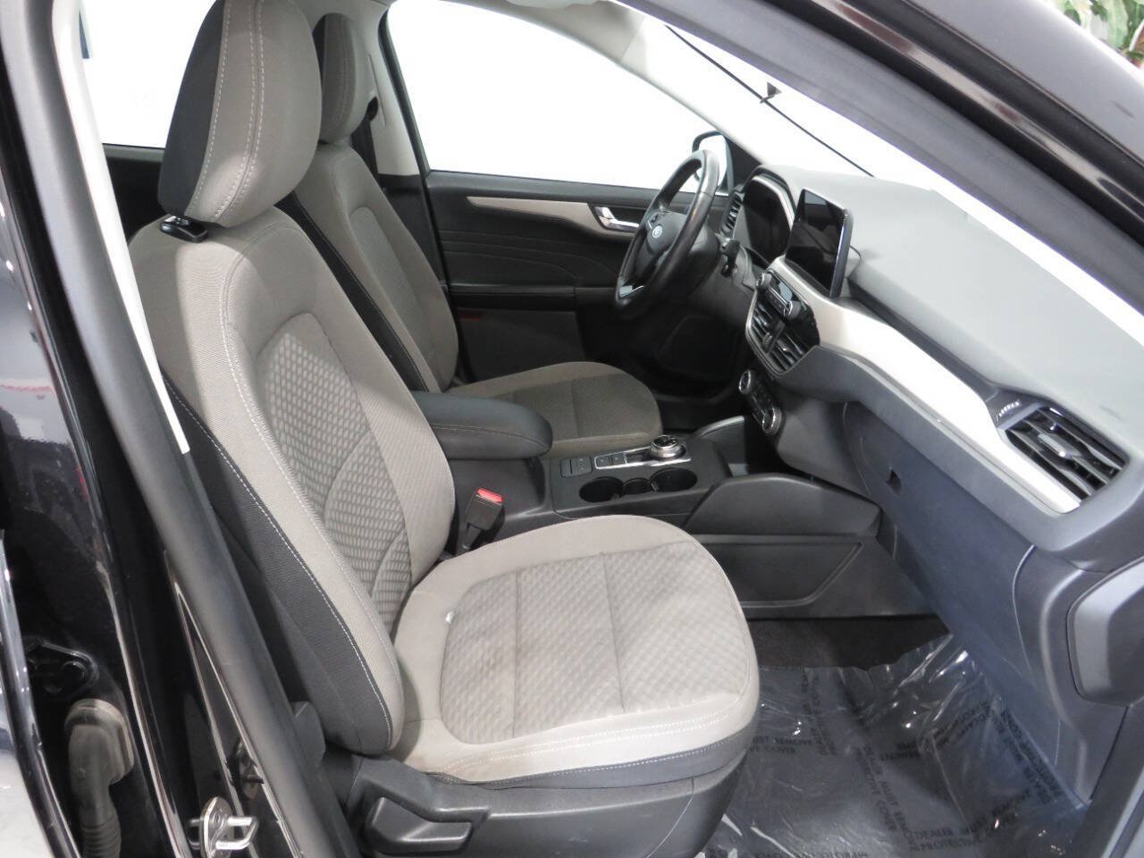 Used 2021 Ford Escape SE w/ Convenience Package FWD image 10