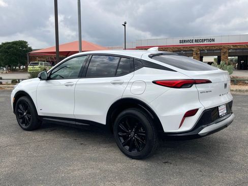 Used 2025 Buick Envista Sport Touring image 7