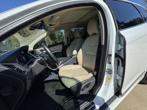 Used 2017 Volvo XC60 T5 Inscription w/ Preferred Option Package FWD image 35
