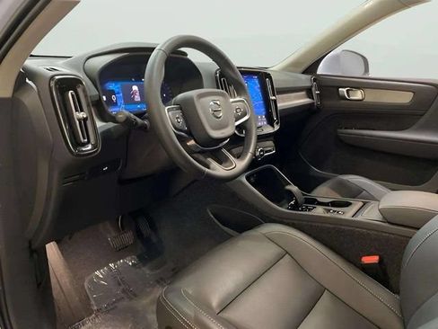 Used 2025 Volvo XC40 B5 Core AWD/4WD image 58