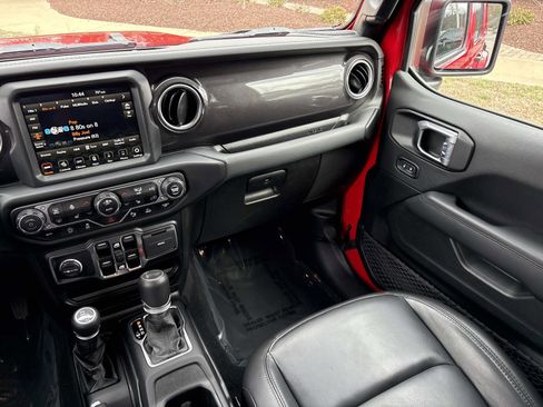 Used 2021 Jeep Wrangler Unlimited Sahara image 25