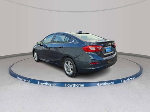 Used 2017 Chevrolet Cruze LT image 5