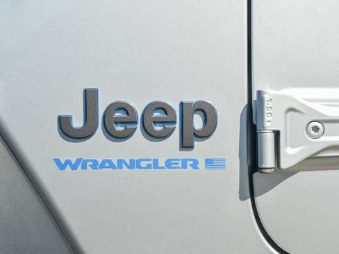 Used 2024 Jeep Wrangler Unlimited Rubicon 4xe image 13