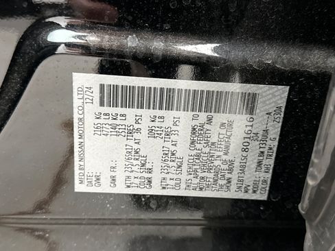 Used 2025 Nissan Rogue S AWD/4WD image 23