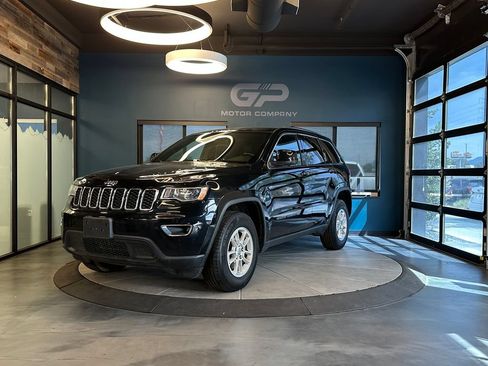 Used 2019 Jeep Grand Cherokee Laredo w/ Security & Convenience Group AWD/4WD image 7