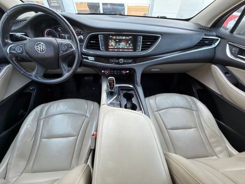 Used 2019 Buick Enclave Premium w/ Experience Buick Package FWD image 8