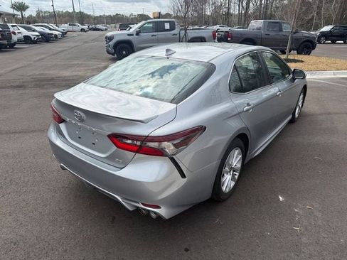Used 2023 Toyota Camry SE image 9