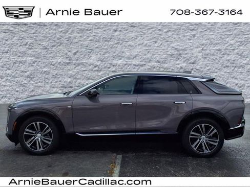 New 2025 Cadillac Lyriq Luxury image 9