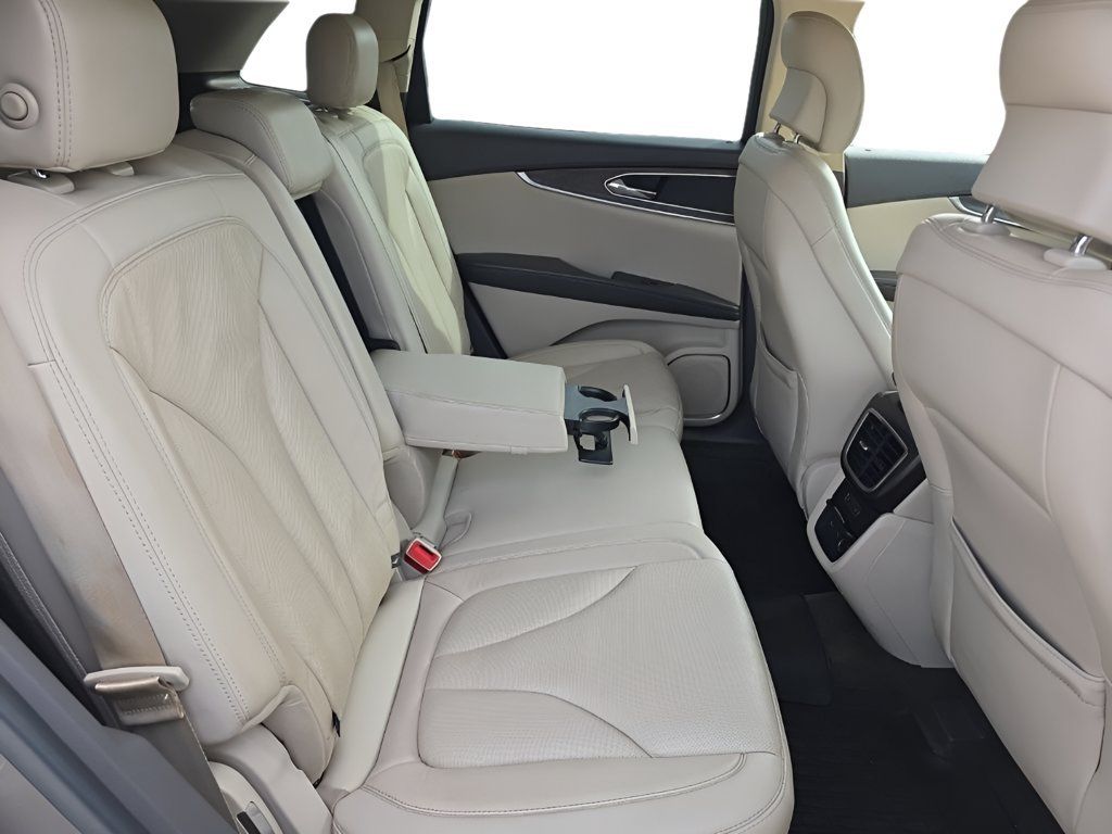 Used 2017 Lincoln MKX Reserve w/ Driver Assistance Package AWD/4WD image 28