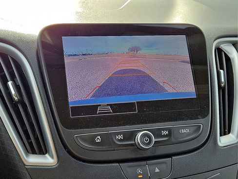 Used 2024 Chevrolet Malibu LT image 28