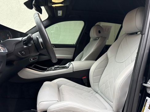 Certified 2024 BMW X5 xDrive40i w/ M Sport Package image 12