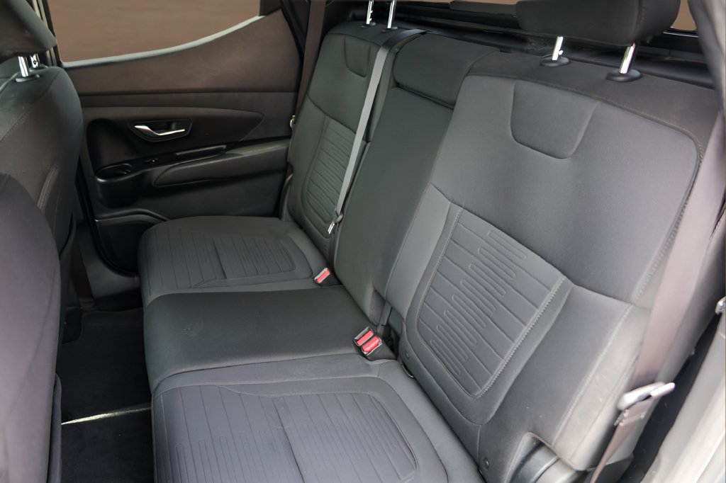 Used 2023 Hyundai Santa Cruz SEL Premium w/ Cargo Package AWD/4WD image 27
