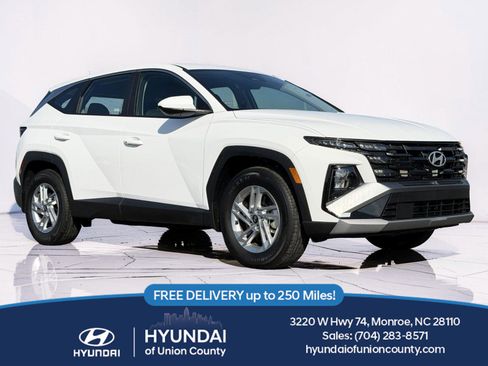 Certified 2026 Hyundai Tucson SE image 1