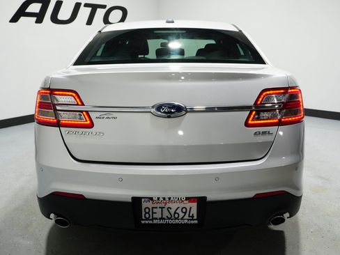 Used 2018 Ford Taurus SEL image 9
