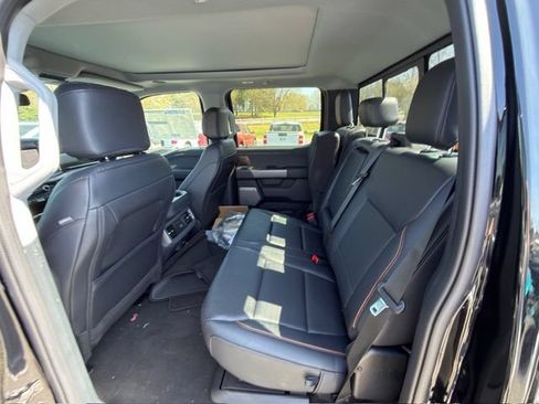 New 2026 Ford F250 Lariat w/ Black Appearance Package AWD/4WD image 13