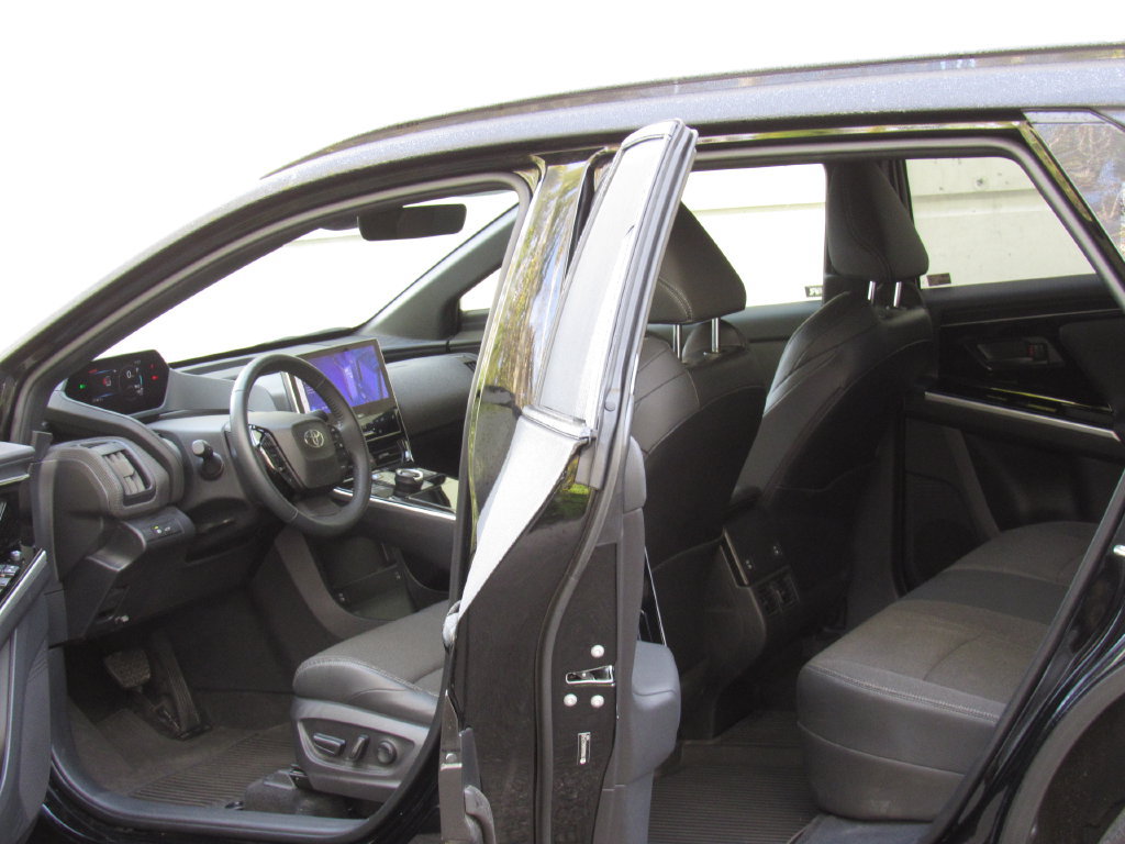 Used 2024 Toyota bZ4X FWD w/ Weather Package image 14