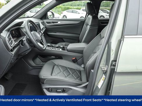 Used 2025 Volkswagen Atlas Cross Sport SE image 5