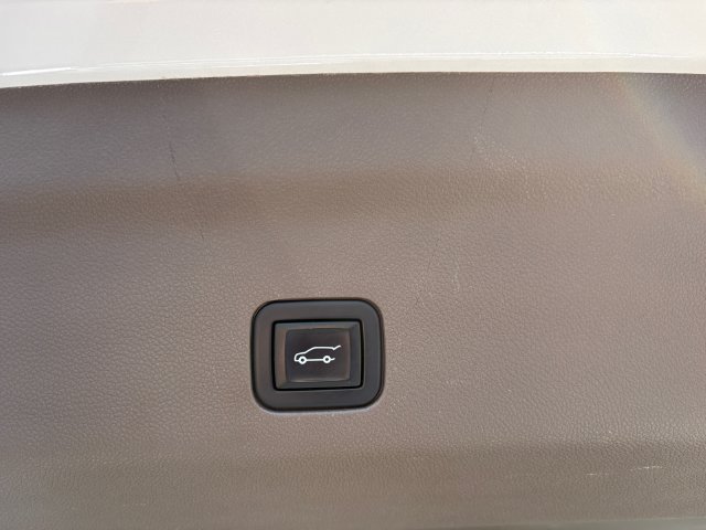 Used 2021 GMC Yukon XL Denali w/ Denali Ultimate Package AWD/4WD image 21