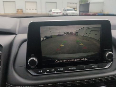 Used 2025 Nissan Rogue SV image 28