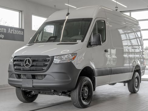 Used 2025 Mercedes-Benz Sprinter 2500 image 24