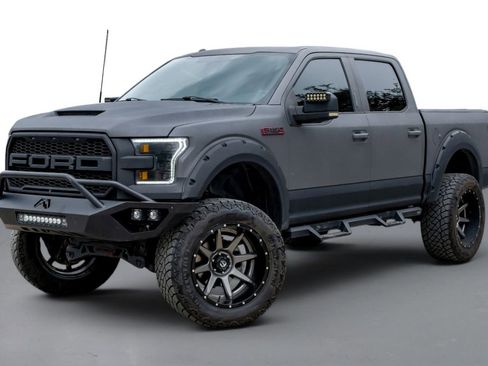 Used 2017 Ford F150 XLT w/ Equipment Group 302A Luxury AWD/4WD image 4