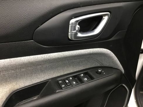 Used 2022 Jeep Compass Latitude AWD/4WD image 7