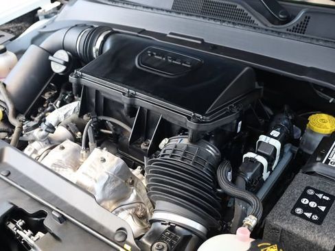 Used 2025 Jeep Compass Limited AWD/4WD image 9