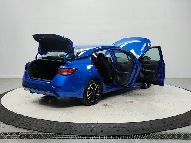 Used 2025 Nissan Sentra SV FWD image 16