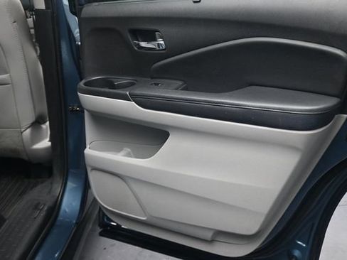 Used 2017 Honda Pilot Touring image 21
