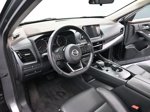 Used 2021 Nissan Rogue SV w/ Premium Package FWD image 16