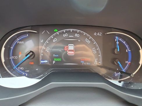 Used 2025 Toyota RAV4 LE AWD/4WD image 17