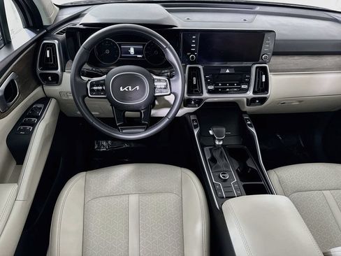 Used 2023 Kia Sorento S AWD/4WD image 3