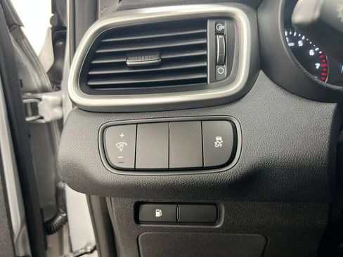 Used 2018 Kia Sorento AWD image 18
