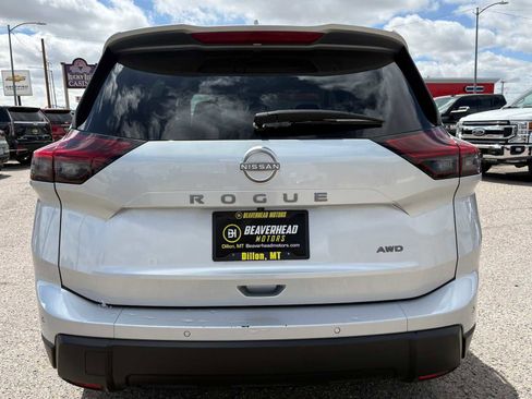 Used 2025 Nissan Rogue SV AWD/4WD image 4