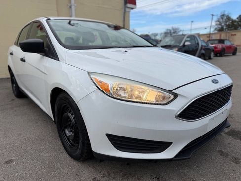 Used 2017 Ford Focus S image 3