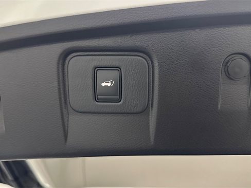 Certified 2021 Nissan Murano Platinum w/ Cargo Package image 21