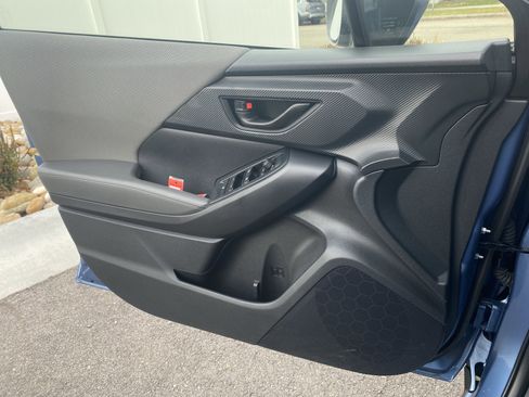 Used 2024 Subaru Crosstrek 2.0i Premium image 17