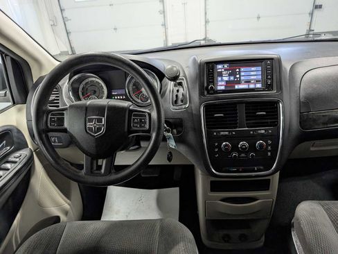 Used 2017 Dodge Grand Caravan SE w/ Power Window Group image 15