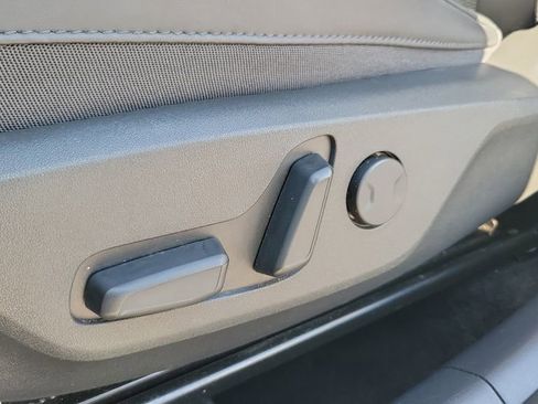 Used 2024 Kia Niro EX FWD image 17