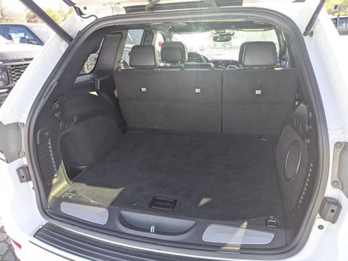 Used 2020 Jeep Grand Cherokee Overland image 32