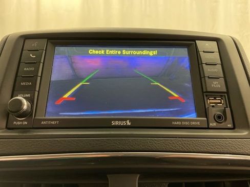 Used 2018 Dodge Grand Caravan SE w/ UConnect Hands-Free Group image 19