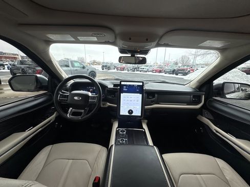 Certified 2024 Ford Expedition Max Platinum image 19