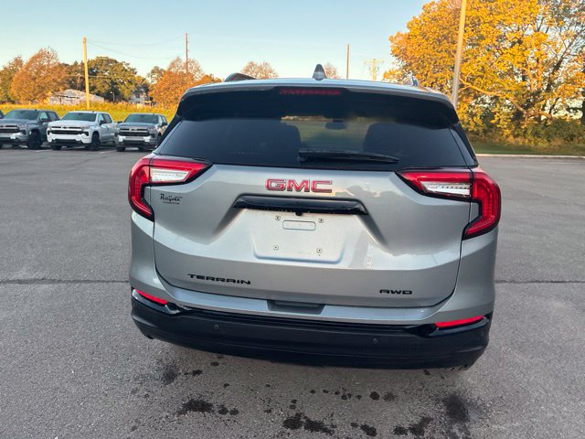 Used 2023 GMC Terrain SLE w/ Driver Convenience Package AWD/4WD image 11