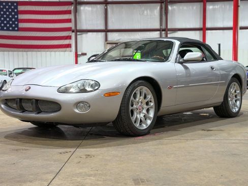 Used 2001 Jaguar XK8 Convertible RWD image 20